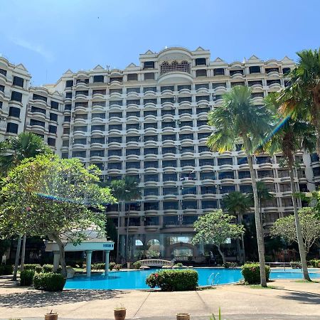 Riviera Bay Condominium, Tanjung Kling Kampong Lereh Buitenkant foto